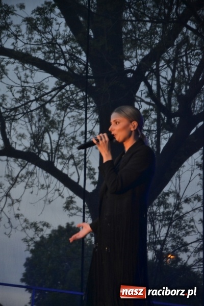 Zdjęcie w galerii na portalu naszraciborz.pl: Majówka z historią w tle w Chałupkach. Gwiazdą Halina Mlynkova wiadomości z regionu