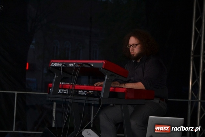 Zdjęcie w galerii na portalu naszraciborz.pl: Majówka z historią w tle w Chałupkach. Gwiazdą Halina Mlynkova wiadomości z regionu