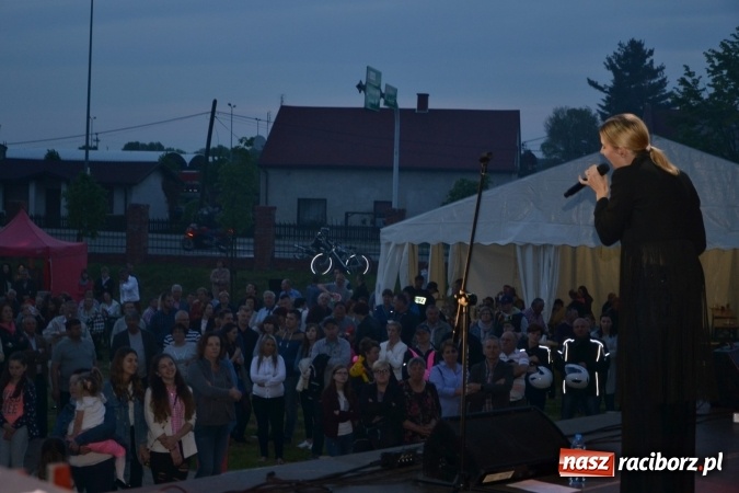 Zdjęcie w galerii na portalu naszraciborz.pl: Majówka z historią w tle w Chałupkach. Gwiazdą Halina Mlynkova wiadomości z regionu