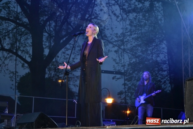 Zdjęcie w galerii na portalu naszraciborz.pl: Majówka z historią w tle w Chałupkach. Gwiazdą Halina Mlynkova wiadomości z regionu