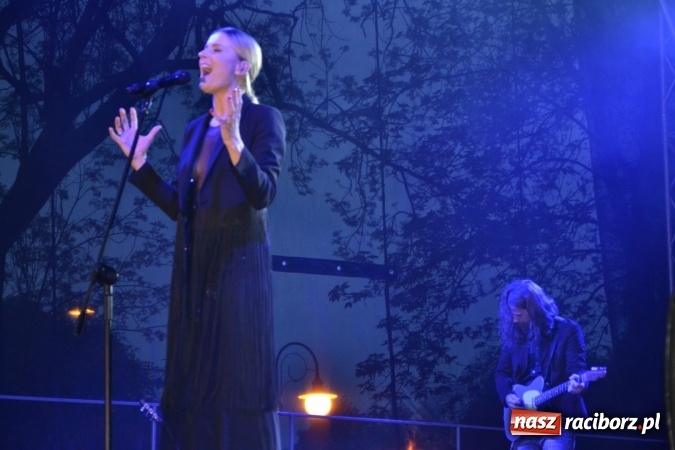 Zdjęcie w galerii na portalu naszraciborz.pl: Majówka z historią w tle w Chałupkach. Gwiazdą Halina Mlynkova wiadomości z regionu