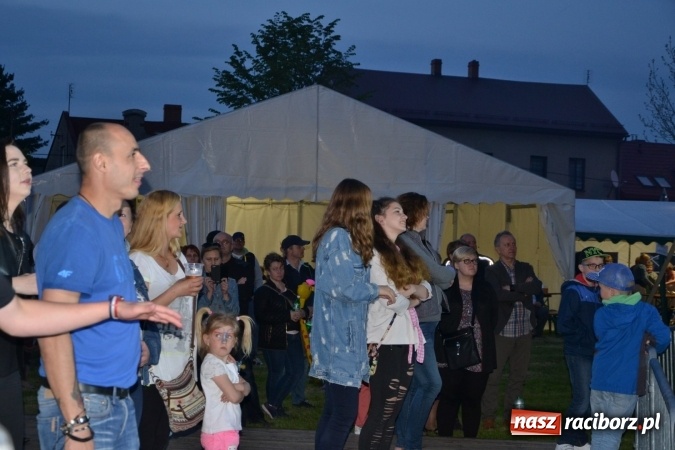 Zdjęcie w galerii na portalu naszraciborz.pl: Majówka z historią w tle w Chałupkach. Gwiazdą Halina Mlynkova wiadomości z regionu