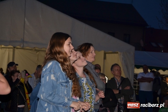 Zdjęcie w galerii na portalu naszraciborz.pl: Majówka z historią w tle w Chałupkach. Gwiazdą Halina Mlynkova wiadomości z regionu