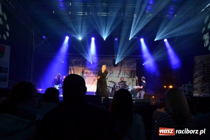 Zdjęcie w galerii na portalu naszraciborz.pl: Majówka z historią w tle w Chałupkach. Gwiazdą Halina Mlynkova wiadomości z regionu