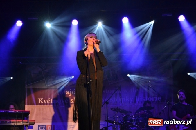 Zdjęcie w galerii na portalu naszraciborz.pl: Majówka z historią w tle w Chałupkach. Gwiazdą Halina Mlynkova wiadomości z regionu