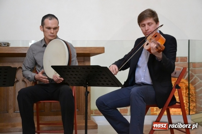 Zdjęcie w galerii na portalu naszraciborz.pl: Pieśni XIII-wiecznej Hiszpanii zabrzmiały w kaplicy zamkowej  wiadomości z regionu