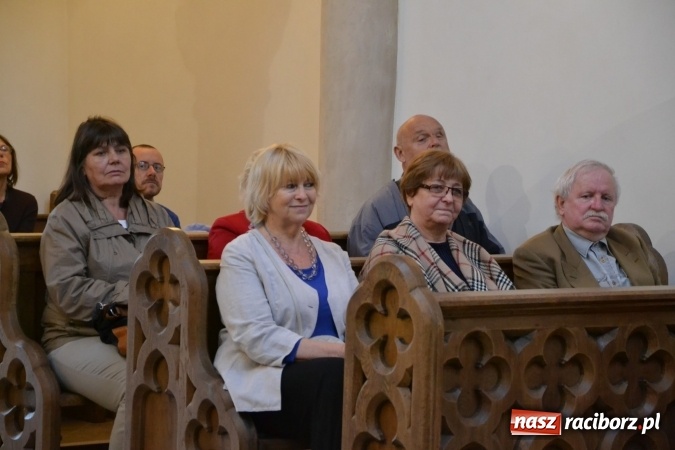 Zdjęcie w galerii na portalu naszraciborz.pl: Pieśni XIII-wiecznej Hiszpanii zabrzmiały w kaplicy zamkowej  wiadomości z regionu