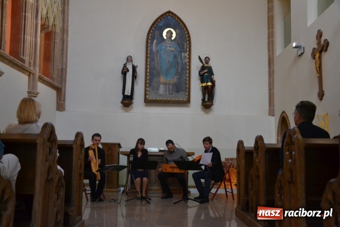 Zdjęcie w galerii na portalu naszraciborz.pl: Pieśni XIII-wiecznej Hiszpanii zabrzmiały w kaplicy zamkowej  wiadomości z regionu