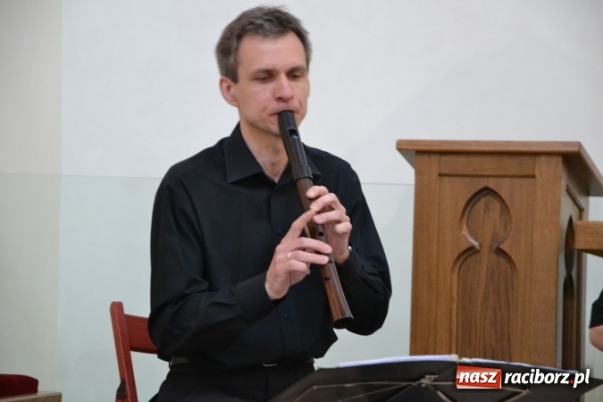 Zdjęcie w galerii na portalu naszraciborz.pl: Pieśni XIII-wiecznej Hiszpanii zabrzmiały w kaplicy zamkowej  wiadomości z regionu