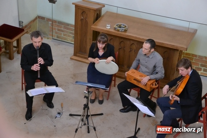 Zdjęcie w galerii na portalu naszraciborz.pl: Pieśni XIII-wiecznej Hiszpanii zabrzmiały w kaplicy zamkowej  wiadomości z regionu