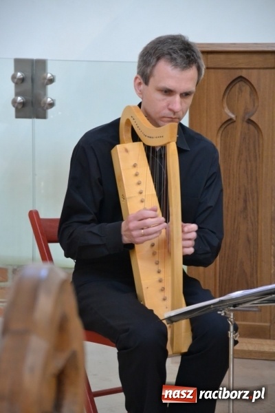 Zdjęcie w galerii na portalu naszraciborz.pl: Pieśni XIII-wiecznej Hiszpanii zabrzmiały w kaplicy zamkowej  wiadomości z regionu