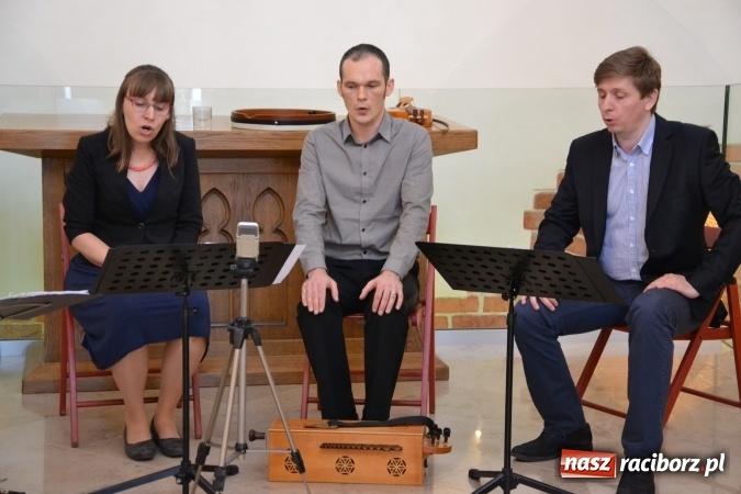 Zdjęcie w galerii na portalu naszraciborz.pl: Pieśni XIII-wiecznej Hiszpanii zabrzmiały w kaplicy zamkowej  wiadomości z regionu