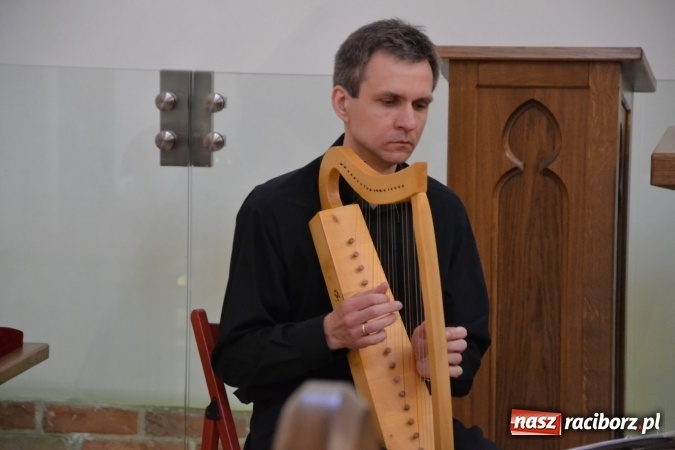 Zdjęcie w galerii na portalu naszraciborz.pl: Pieśni XIII-wiecznej Hiszpanii zabrzmiały w kaplicy zamkowej  wiadomości z regionu