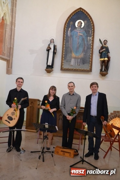 Zdjęcie w galerii na portalu naszraciborz.pl: Pieśni XIII-wiecznej Hiszpanii zabrzmiały w kaplicy zamkowej  wiadomości z regionu