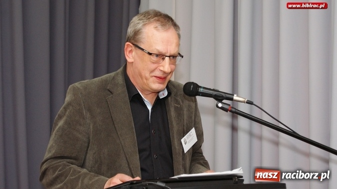Zdjęcie w galerii na portalu naszraciborz.pl: Jan Darowski 1926-2008 – w raciborskiej bibliotece odbyło się sympozjum naukowe wiadomości z regionu