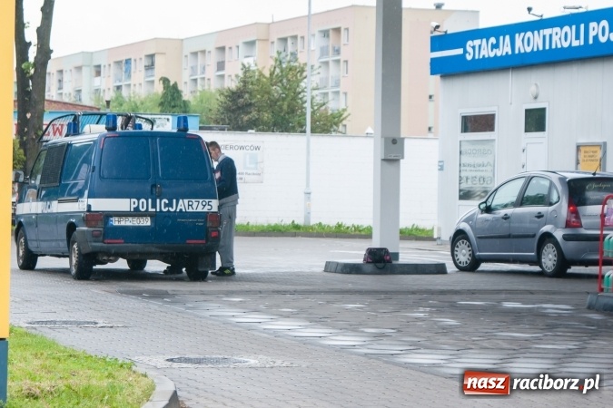 Zdjęcie w galerii na portalu naszraciborz.pl: Kobieta przewróciła się na skuterze, bo nie dostosowała prędkości wiadomości z regionu