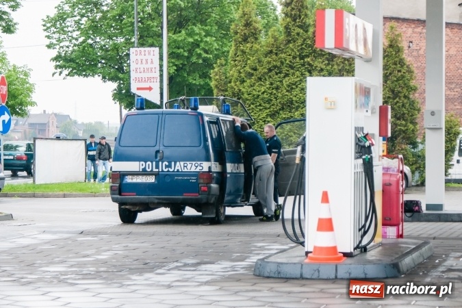 Zdjęcie w galerii na portalu naszraciborz.pl: Kobieta przewróciła się na skuterze, bo nie dostosowała prędkości wiadomości z regionu
