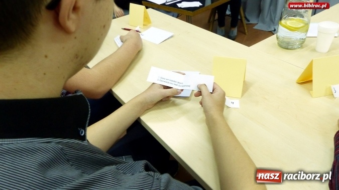 Zdjęcie w galerii na portalu naszraciborz.pl: Wielka gra w bibliotece: Ziemia obiecana – książka kontra film wiadomości z regionu