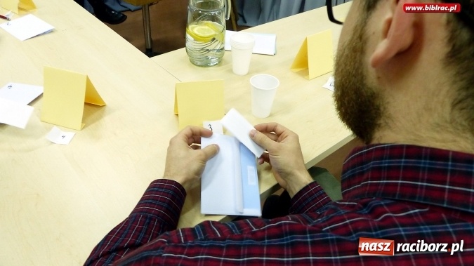 Zdjęcie w galerii na portalu naszraciborz.pl: Wielka gra w bibliotece: Ziemia obiecana – książka kontra film wiadomości z regionu