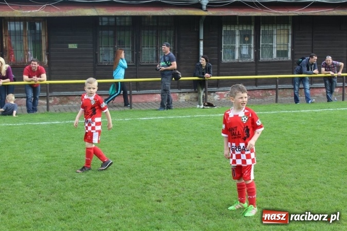 Zdjęcie w galerii na portalu naszraciborz.pl: Młodzi piłkarze LKS Tworków na Slovan Cup w Ostrawie wiadomości z regionu