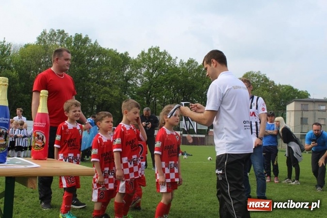 Zdjęcie w galerii na portalu naszraciborz.pl: Młodzi piłkarze LKS Tworków na Slovan Cup w Ostrawie wiadomości z regionu