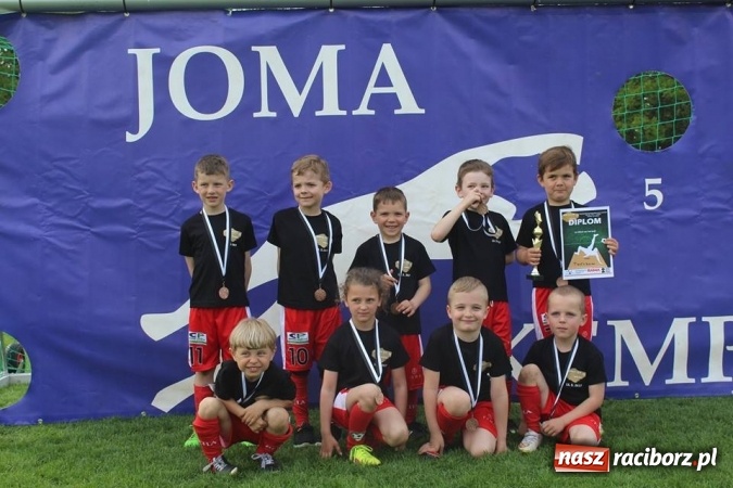 Zdjęcie w galerii na portalu naszraciborz.pl: Młodzi piłkarze LKS Tworków na Slovan Cup w Ostrawie wiadomości z regionu