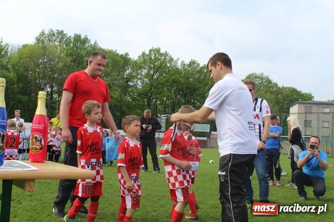 Zdjęcie w galerii na portalu naszraciborz.pl: Młodzi piłkarze LKS Tworków na Slovan Cup w Ostrawie wiadomości z regionu