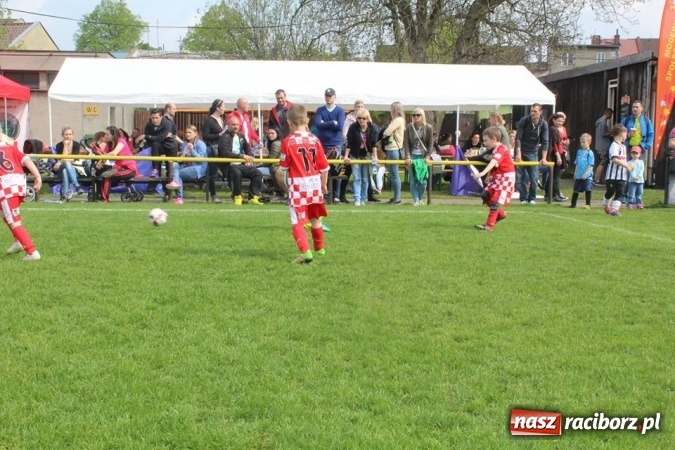 Zdjęcie w galerii na portalu naszraciborz.pl: Młodzi piłkarze LKS Tworków na Slovan Cup w Ostrawie wiadomości z regionu