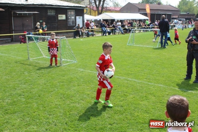 Zdjęcie w galerii na portalu naszraciborz.pl: Młodzi piłkarze LKS Tworków na Slovan Cup w Ostrawie wiadomości z regionu
