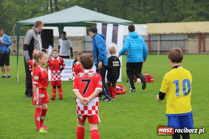 Zdjęcie w galerii na portalu naszraciborz.pl: Młodzi piłkarze LKS Tworków na Slovan Cup w Ostrawie wiadomości z regionu