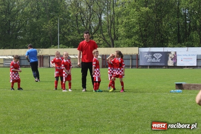 Zdjęcie w galerii na portalu naszraciborz.pl: Młodzi piłkarze LKS Tworków na Slovan Cup w Ostrawie wiadomości z regionu