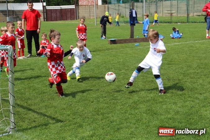 Zdjęcie w galerii na portalu naszraciborz.pl: Młodzi piłkarze LKS Tworków na Slovan Cup w Ostrawie wiadomości z regionu