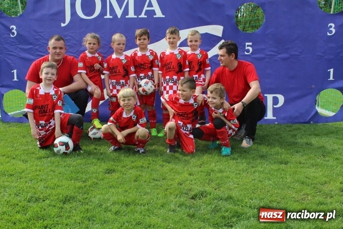 Zdjęcie w galerii na portalu naszraciborz.pl: Młodzi piłkarze LKS Tworków na Slovan Cup w Ostrawie wiadomości z regionu