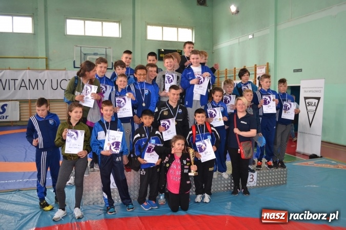 Zdjęcie w galerii na portalu naszraciborz.pl: 20 medali zapaśników Unii na Pucharze Śląska w Mysłowicach wiadomości z regionu