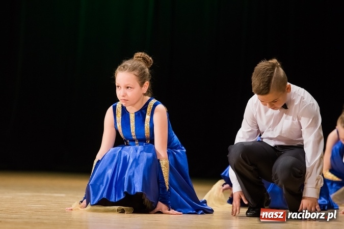 Zdjęcie w galerii na portalu naszraciborz.pl: X Powiatowy Festiwal Twórczości Artystycznej - konkurs tańca wiadomości z regionu