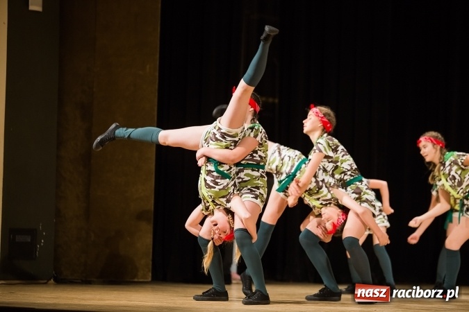 Zdjęcie w galerii na portalu naszraciborz.pl: X Powiatowy Festiwal Twórczości Artystycznej - konkurs tańca wiadomości z regionu