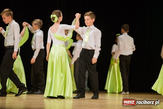 Zdjęcie w galerii na portalu naszraciborz.pl: X Powiatowy Festiwal Twórczości Artystycznej - konkurs tańca wiadomości z regionu