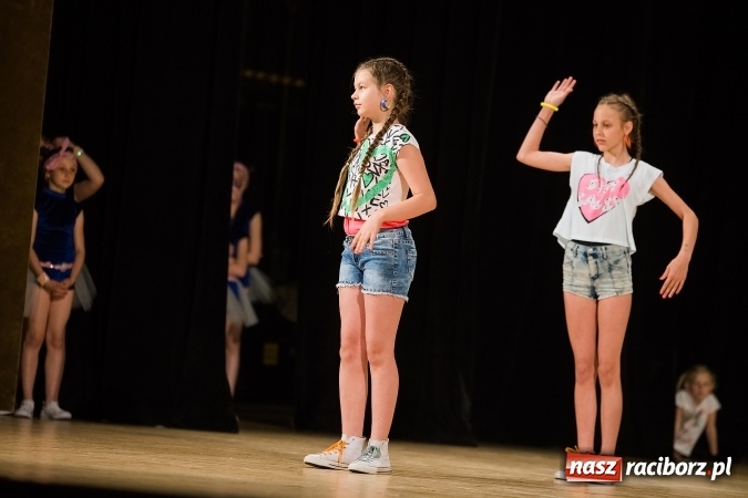 Zdjęcie w galerii na portalu naszraciborz.pl: X Powiatowy Festiwal Twórczości Artystycznej - konkurs tańca wiadomości z regionu