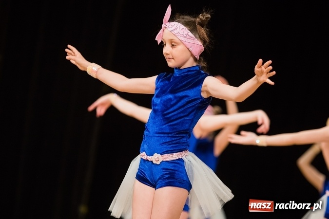 Zdjęcie w galerii na portalu naszraciborz.pl: X Powiatowy Festiwal Twórczości Artystycznej - konkurs tańca wiadomości z regionu