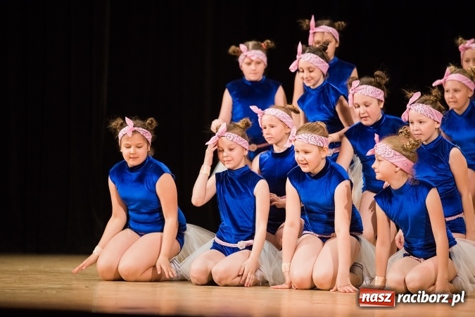 Zdjęcie w galerii na portalu naszraciborz.pl: X Powiatowy Festiwal Twórczości Artystycznej - konkurs tańca wiadomości z regionu