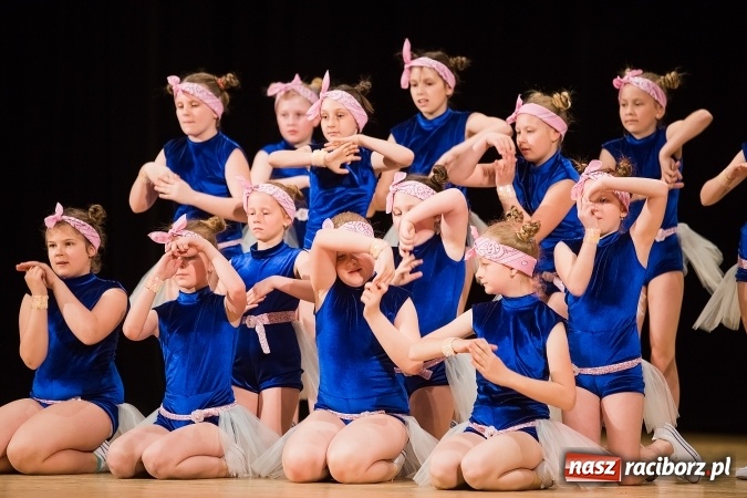 Zdjęcie w galerii na portalu naszraciborz.pl: X Powiatowy Festiwal Twórczości Artystycznej - konkurs tańca wiadomości z regionu