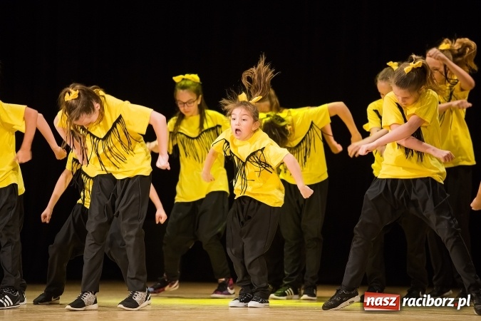 Zdjęcie w galerii na portalu naszraciborz.pl: X Powiatowy Festiwal Twórczości Artystycznej - konkurs tańca wiadomości z regionu