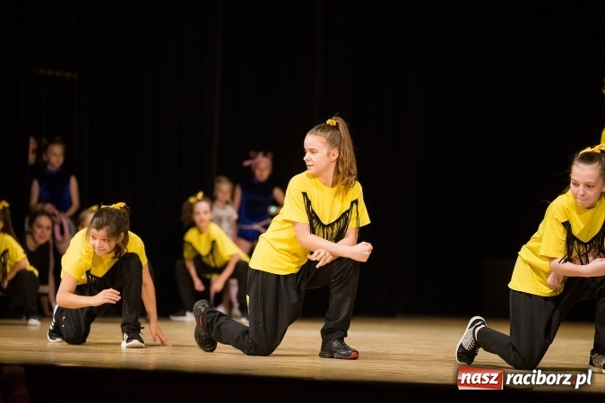 Zdjęcie w galerii na portalu naszraciborz.pl: X Powiatowy Festiwal Twórczości Artystycznej - konkurs tańca wiadomości z regionu
