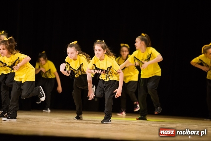 Zdjęcie w galerii na portalu naszraciborz.pl: X Powiatowy Festiwal Twórczości Artystycznej - konkurs tańca wiadomości z regionu