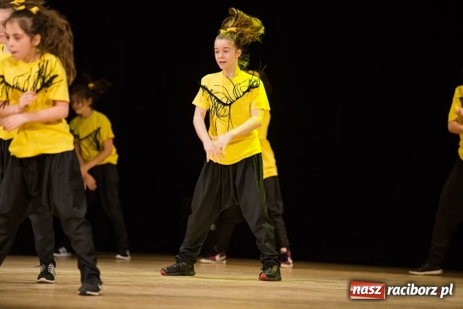 Zdjęcie w galerii na portalu naszraciborz.pl: X Powiatowy Festiwal Twórczości Artystycznej - konkurs tańca wiadomości z regionu
