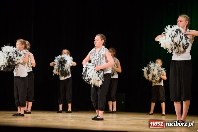 Zdjęcie w galerii na portalu naszraciborz.pl: X Powiatowy Festiwal Twórczości Artystycznej - konkurs tańca wiadomości z regionu