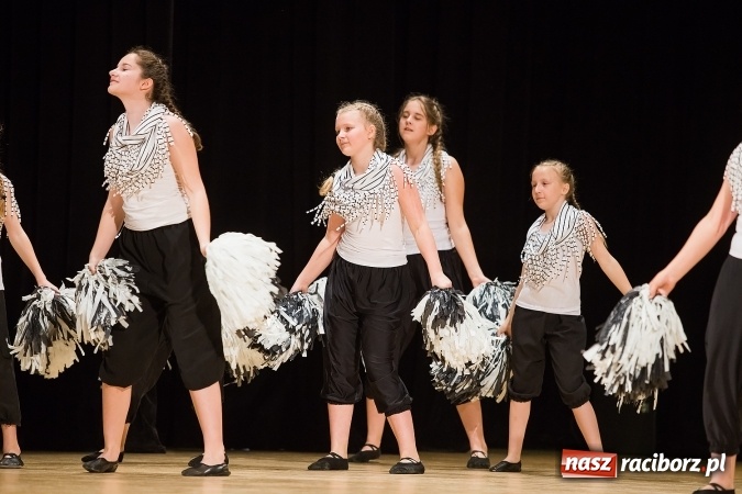 Zdjęcie w galerii na portalu naszraciborz.pl: X Powiatowy Festiwal Twórczości Artystycznej - konkurs tańca wiadomości z regionu