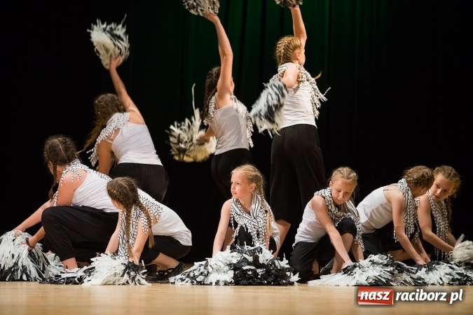 Zdjęcie w galerii na portalu naszraciborz.pl: X Powiatowy Festiwal Twórczości Artystycznej - konkurs tańca wiadomości z regionu