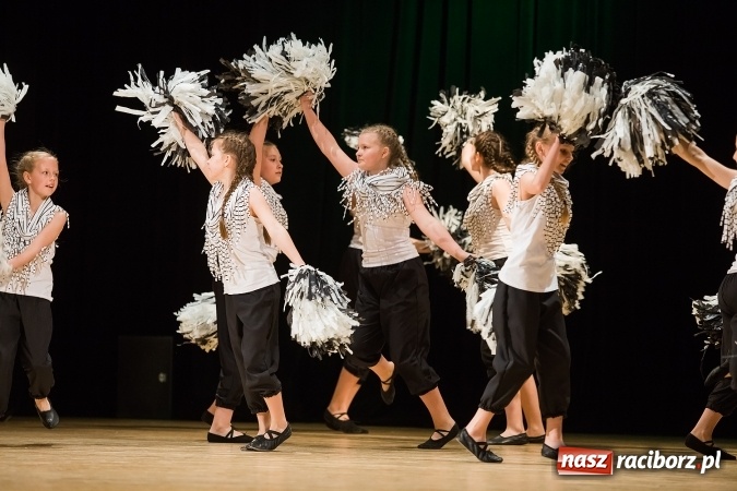 Zdjęcie w galerii na portalu naszraciborz.pl: X Powiatowy Festiwal Twórczości Artystycznej - konkurs tańca wiadomości z regionu