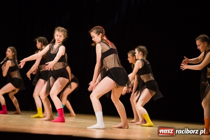 Zdjęcie w galerii na portalu naszraciborz.pl: X Powiatowy Festiwal Twórczości Artystycznej - konkurs tańca wiadomości z regionu